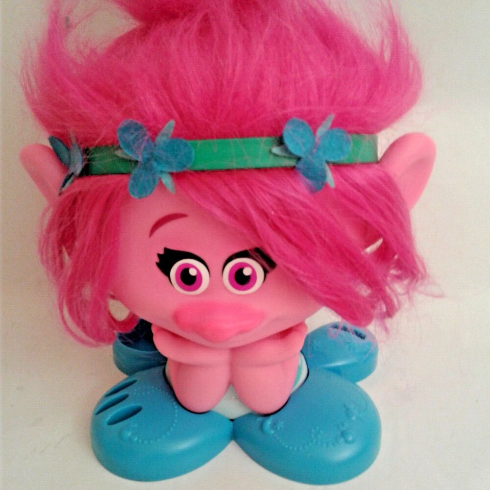 Just Play Trolls Poppy Pink Roll Play Pretend Styling Station Standing Head 12"